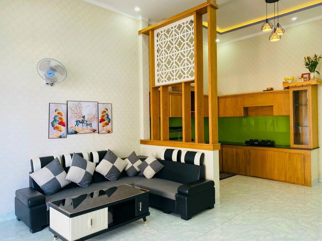 BÁN NHÀ Y MOAN RẼ PHẢI LÊN KHU THÀNH ĐỒNG.