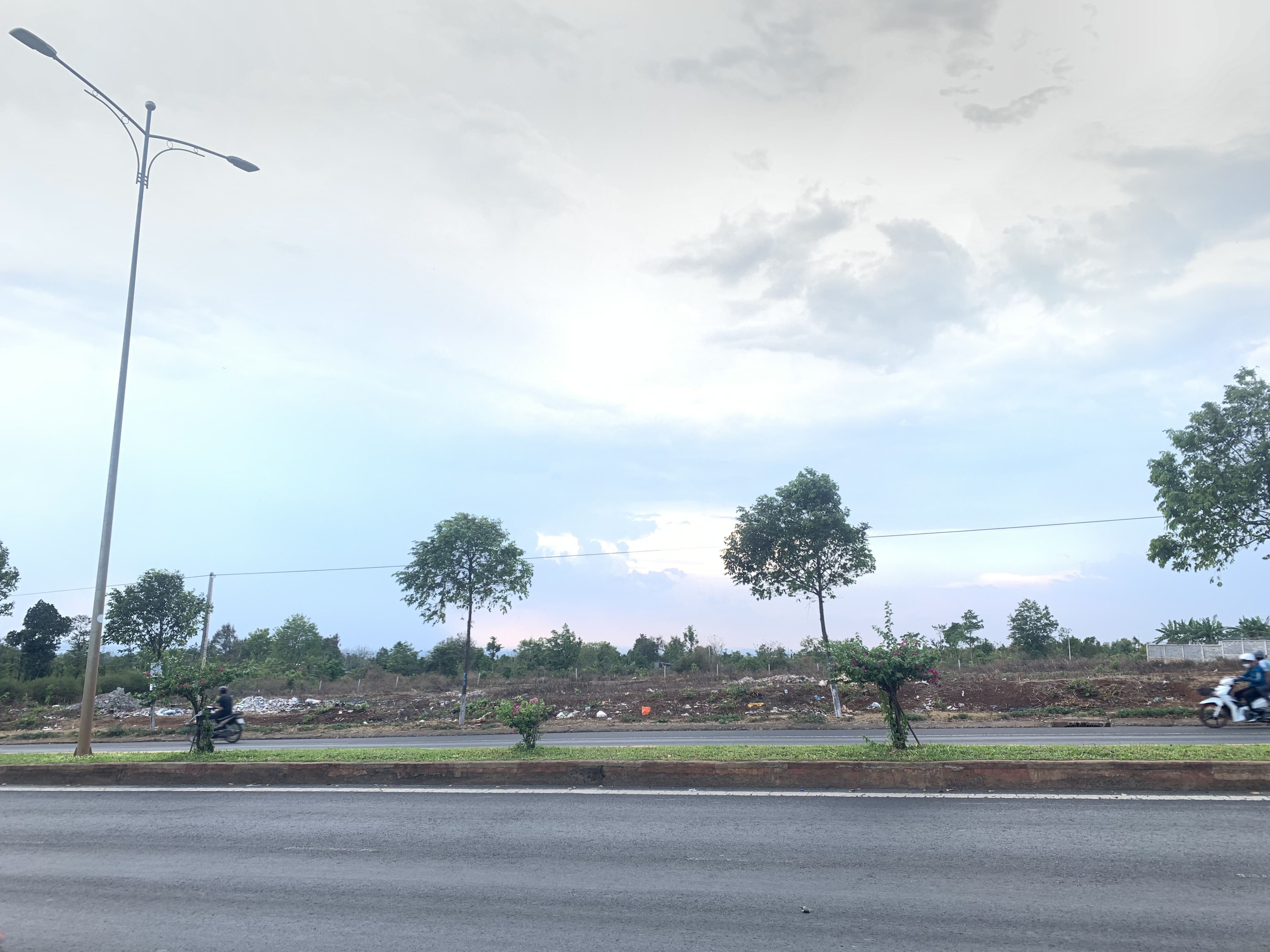 Bán đất mặt tiền 10/3