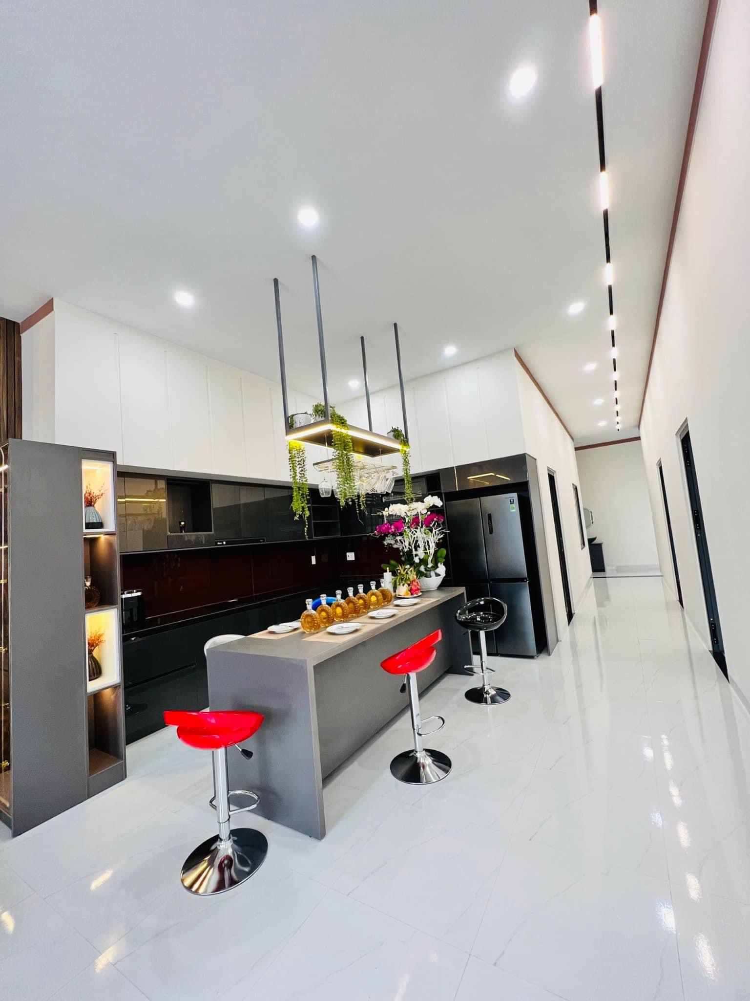 BÁN BIỆT THỰ SÂN VƯỜN