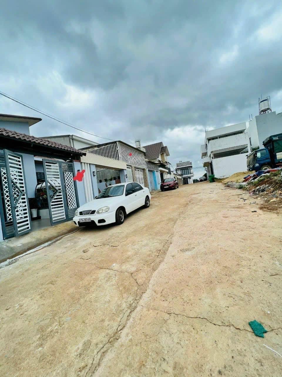 BÁN BIỆT THỰ SÂN VƯỜN