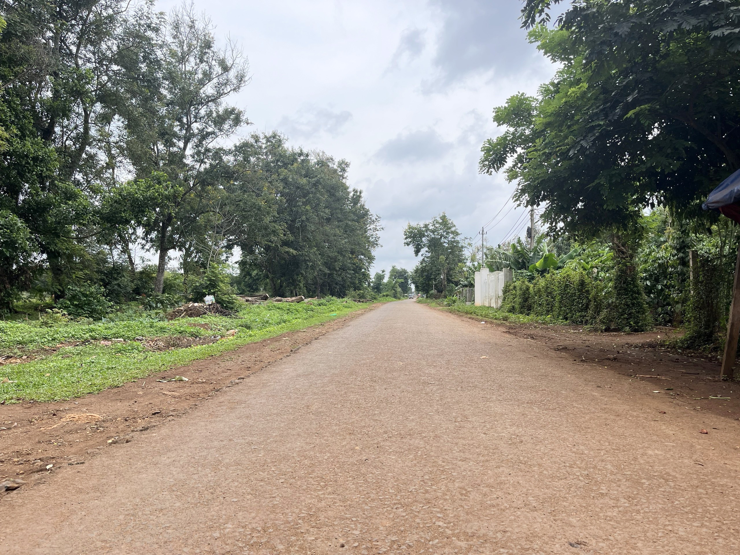 🔥🔥 ĐẤT MẶT TIỀN TRỤC CHÍNH KINH DOANH BUÔN BÁN ĐƯỜNG VÀO EA KMART, XÃ HOÀ ĐÔNG 🔥🔥  - Diện tích: 5x32  - Pháp lý TC 60 - Hướng: Tây