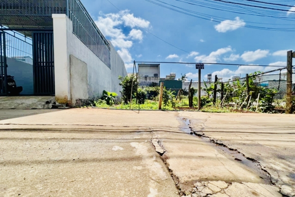 ĐẤT HẺM 246 YMOAN PHƯỜNG TÂN LỢI BMT DAKLAK