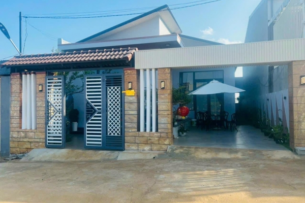 CẦN BÁN  Biệt thự sân vườn Full nội thất hẻm cấp 1 Đỗ Xuân Hợp - Phường Tân Lợi - BMT.