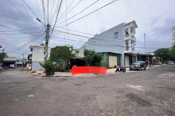 HẺM 93 NGUYỄN VĂN CỪ THÔNG NHIỀU HƯỚNG,