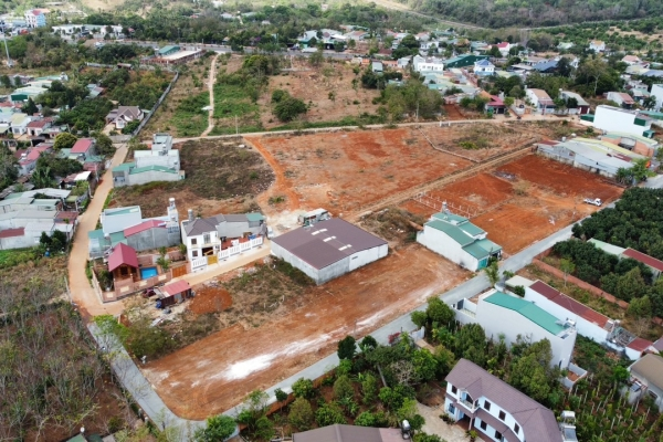 Bán đất vạn xuân