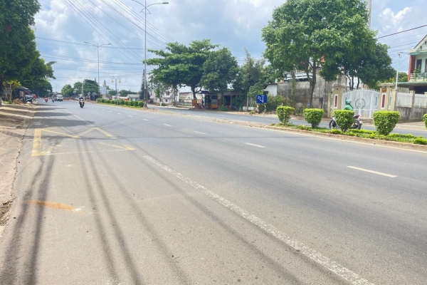 🔥🔥 ĐẤT HẺM 124 NGUYỄN THÁI BÌNH, NGAY CHỢ SÁNG XÃ HOÀ THẮNG, TP BUÔN MA THUỘT 🔥🔥  - Diện tích 5x20 - Pháp lý: thổ cư 60m2 - Hướng: Nam