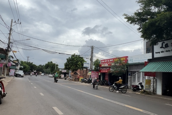 ĐẤT HẺM 106 Y WANG, P EATAM, TP BUÔN MA THUỘT GIÁ ĐẦU TƯ 1.37 TỶ