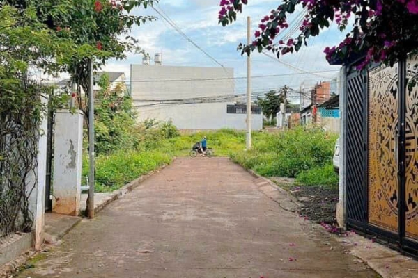 ĐẤT YMOAN RẺ PHẢI GẦN ĐỒI HOÀNG HÔN XÃ CƯBUR BMT DAKLAK