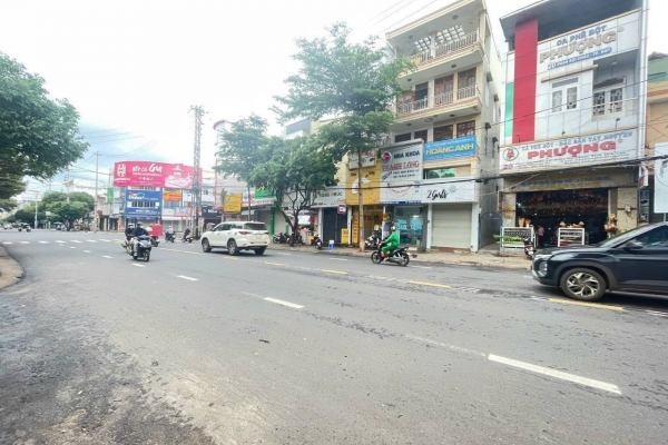 Bán Nhà Mặt Tiền Phan Bội Châu